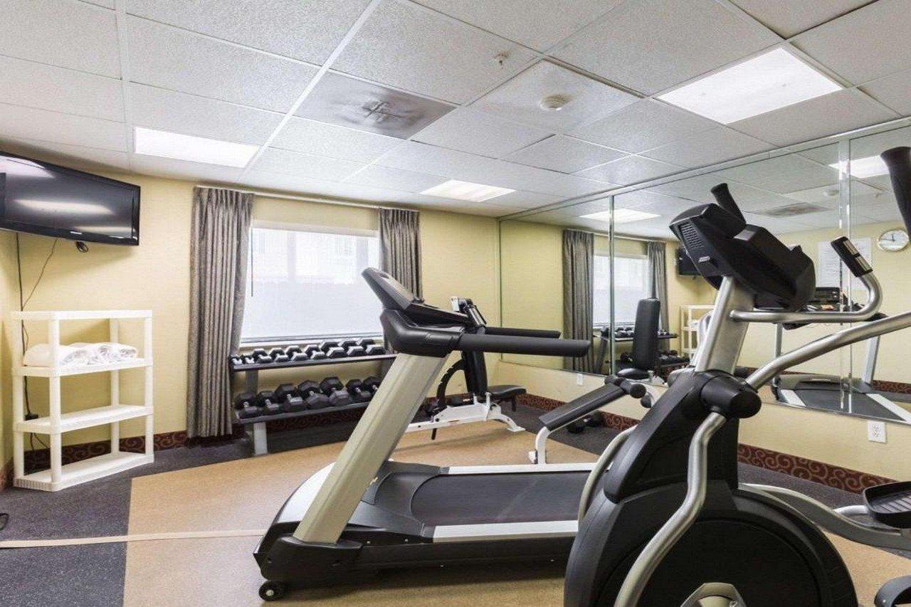 Econo Lodge Inn & Suites East Houston I-10 Екстер'єр фото