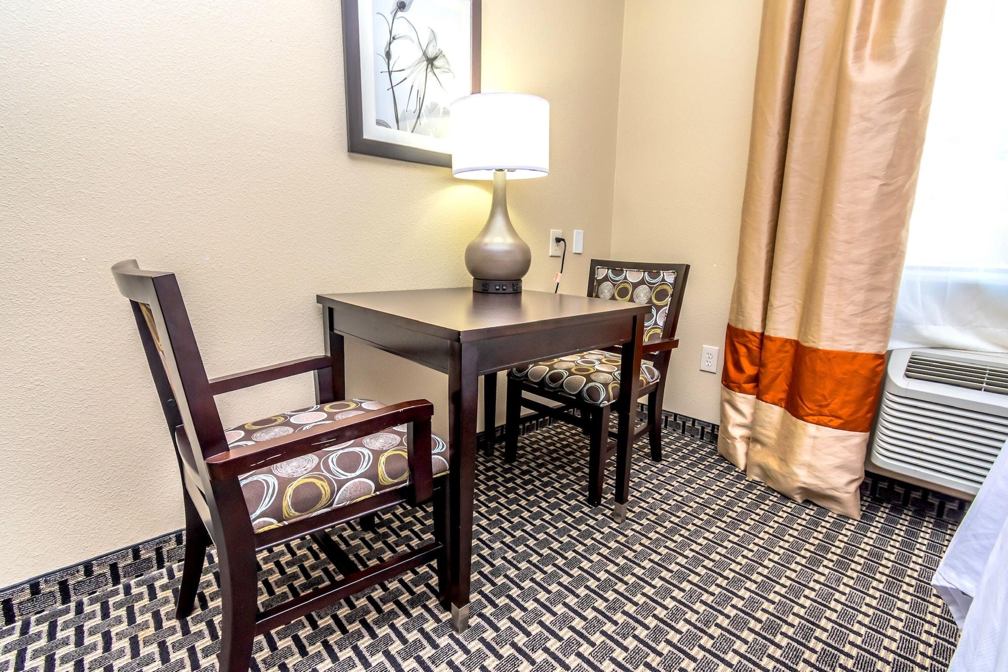 Econo Lodge Inn & Suites East Houston I-10 Екстер'єр фото