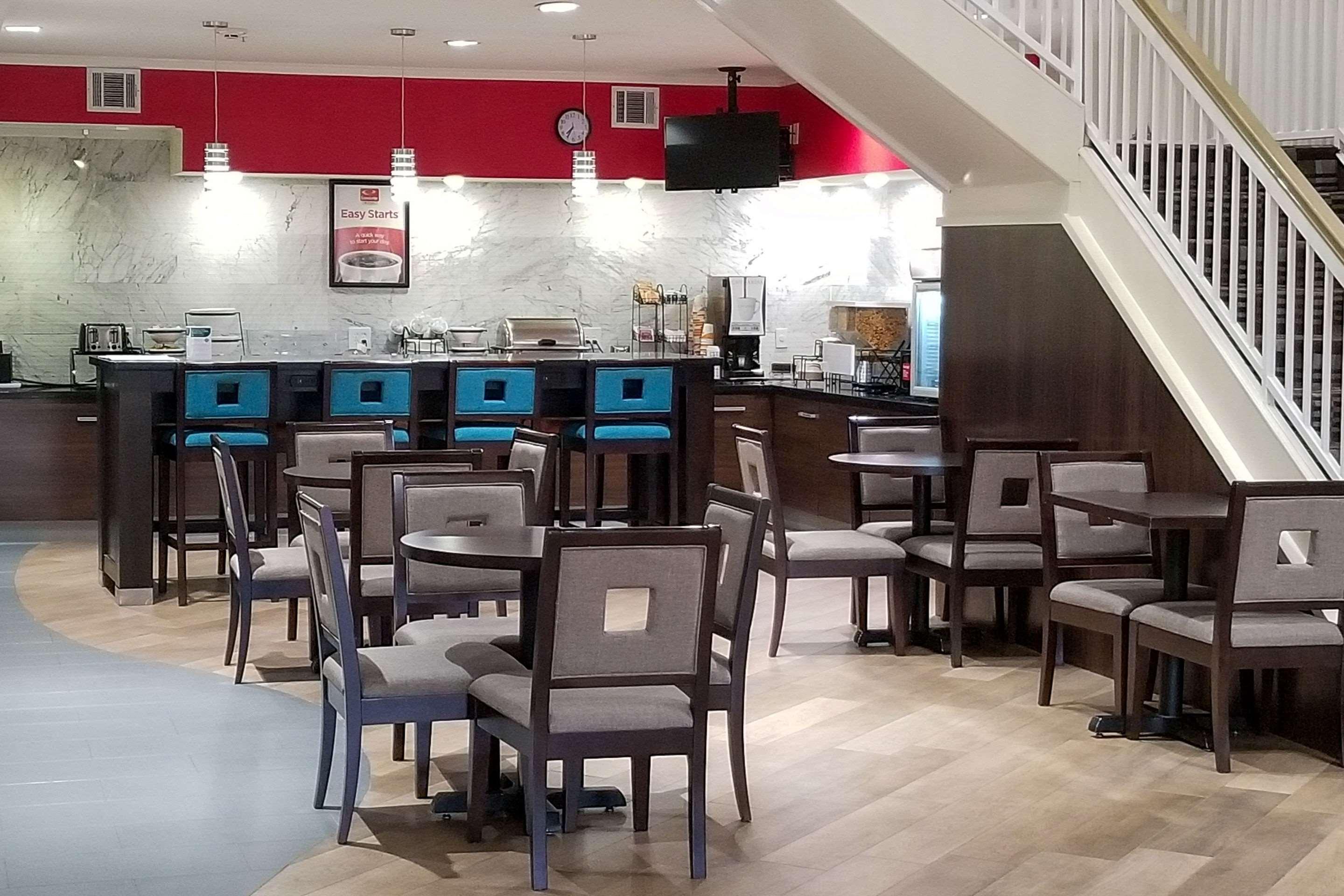 Econo Lodge Inn & Suites East Houston I-10 Екстер'єр фото