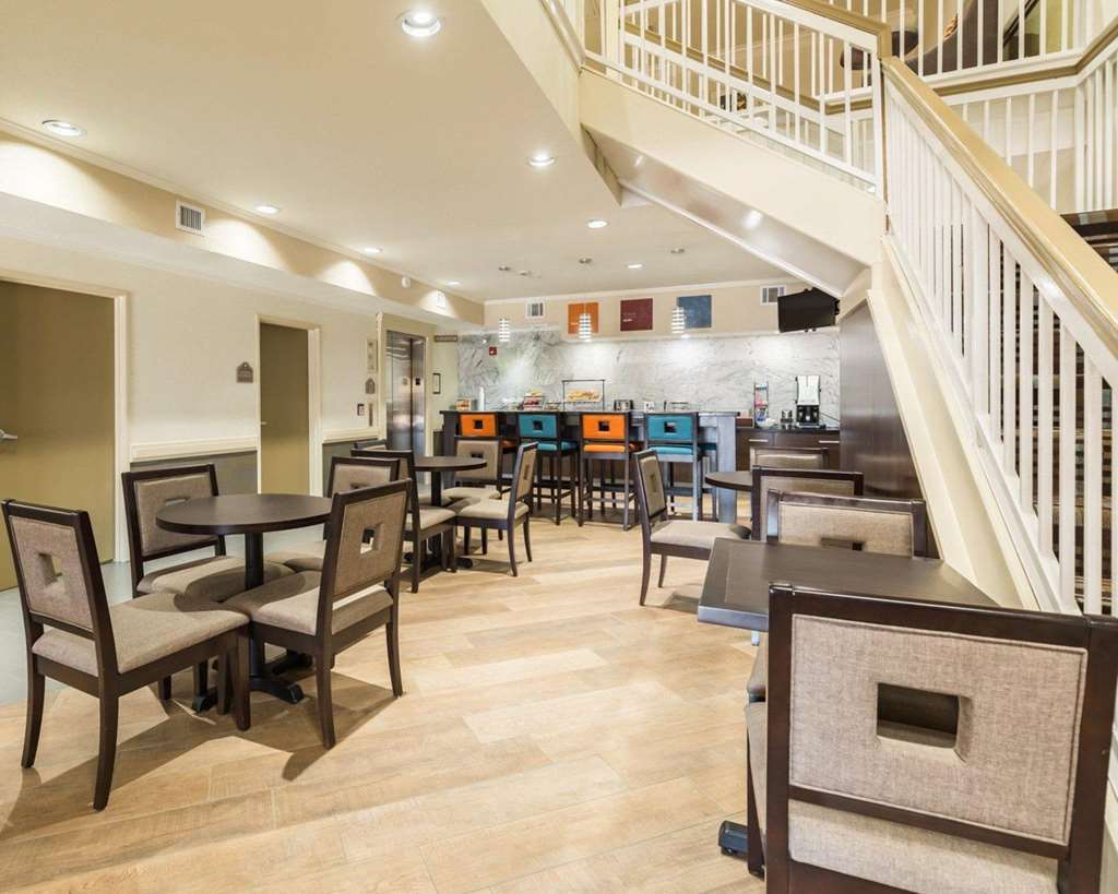 Econo Lodge Inn & Suites East Houston I-10 Ресторан фото