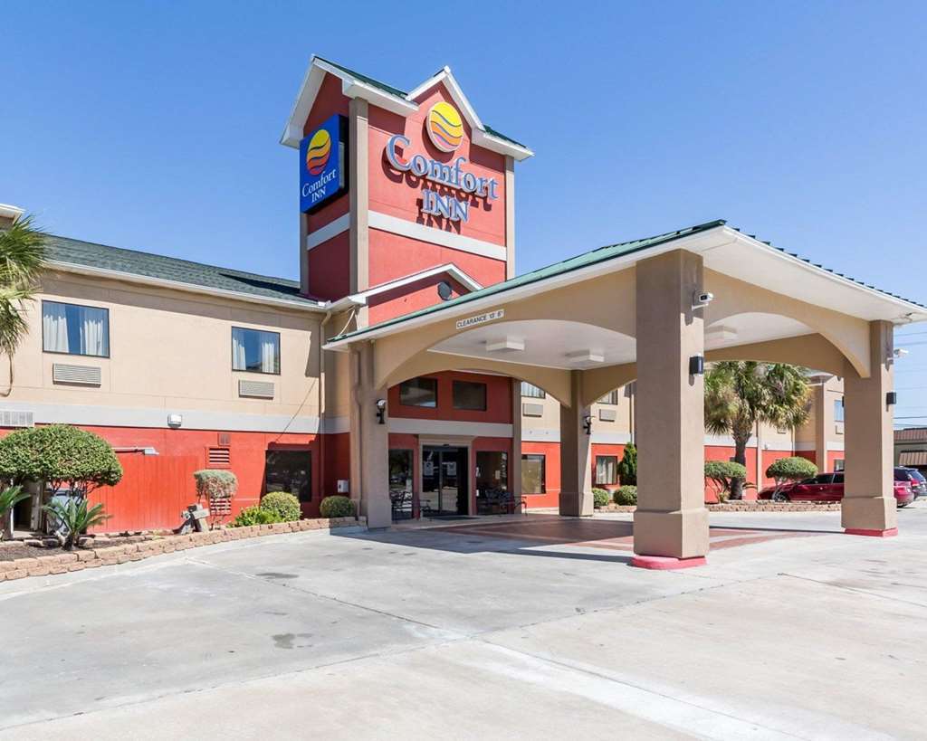 Econo Lodge Inn & Suites East Houston I-10 Екстер'єр фото