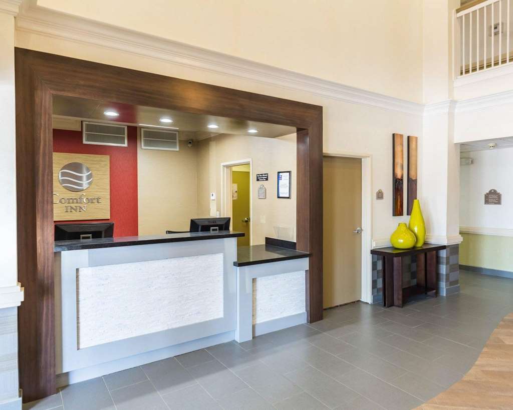 Econo Lodge Inn & Suites East Houston I-10 Інтер'єр фото